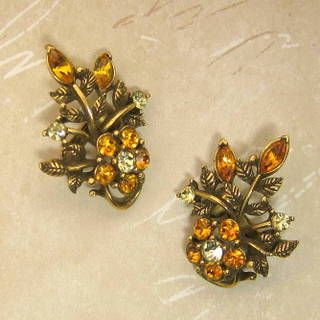 Vintage 50's Coro `Navarre' Topaz Gem Color Demi-Parure – Book Piece Vintage 50's Coro `Navarre' Topaz Gem Color Demi-Parure – Book Piece