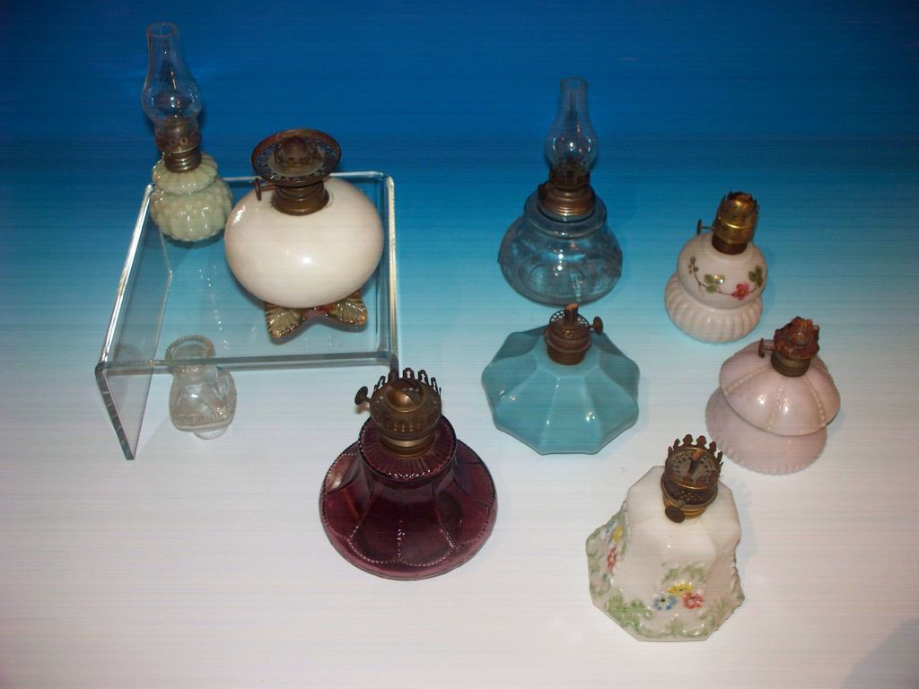 Group of miniature lamp bases Group of miniature lamp bases