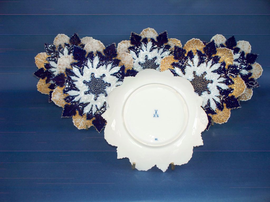 Six Meissen snowflake shaped Plates,6 1/2 in. Six Meissen snowflake shaped Plates,6 1/2 in.
