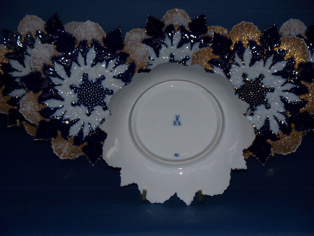 Six Meissen snowflake shaped Plates,6 1/2 in. Six Meissen snowflake shaped Plates,6 1/2 in.