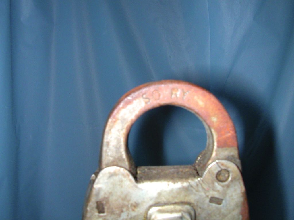 Southern Railway figure 8 lock Southern Railway figure 8 lock