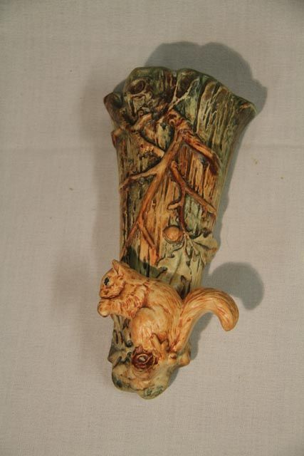 Weller Woodcraft wall pocket with Squirrel Weller Woodcraft wall pocket with Squirrel