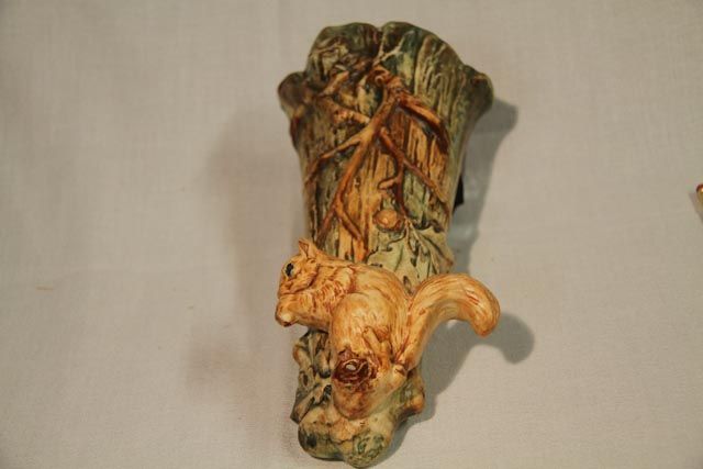 Weller Woodcraft wall pocket with Squirrel Weller Woodcraft wall pocket with Squirrel