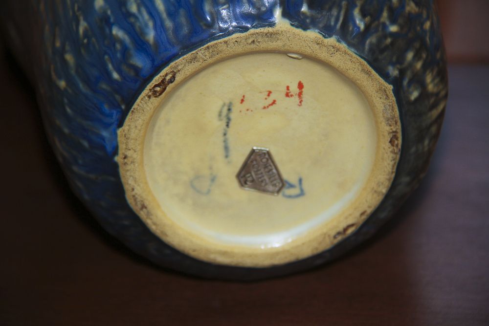Roseville pottery Blue Wisteria Vase Roseville pottery Blue Wisteria Vase