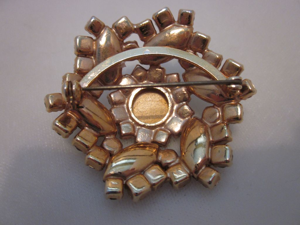 Round Blue Rhinestone Brooch Pinwheel Design Round Blue Rhinestone Brooch Pinwheel Design