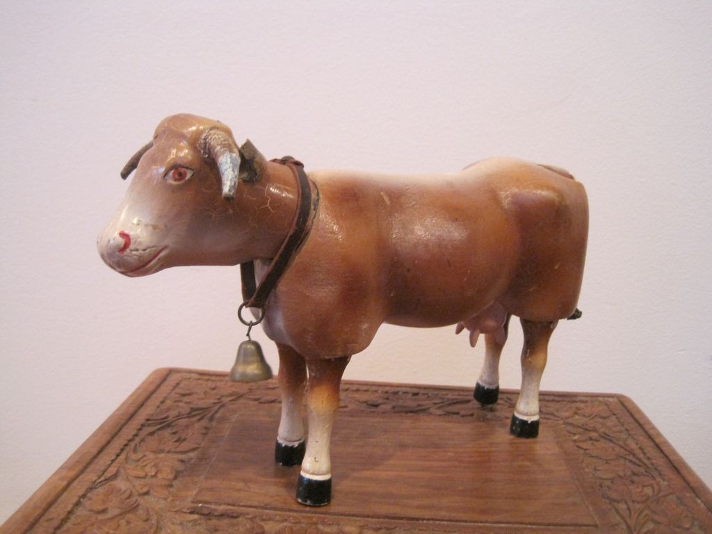 Marvelous Schoenhut PE Cow in Excellent Condition Marvelous Schoenhut PE Cow in Excellent Condition