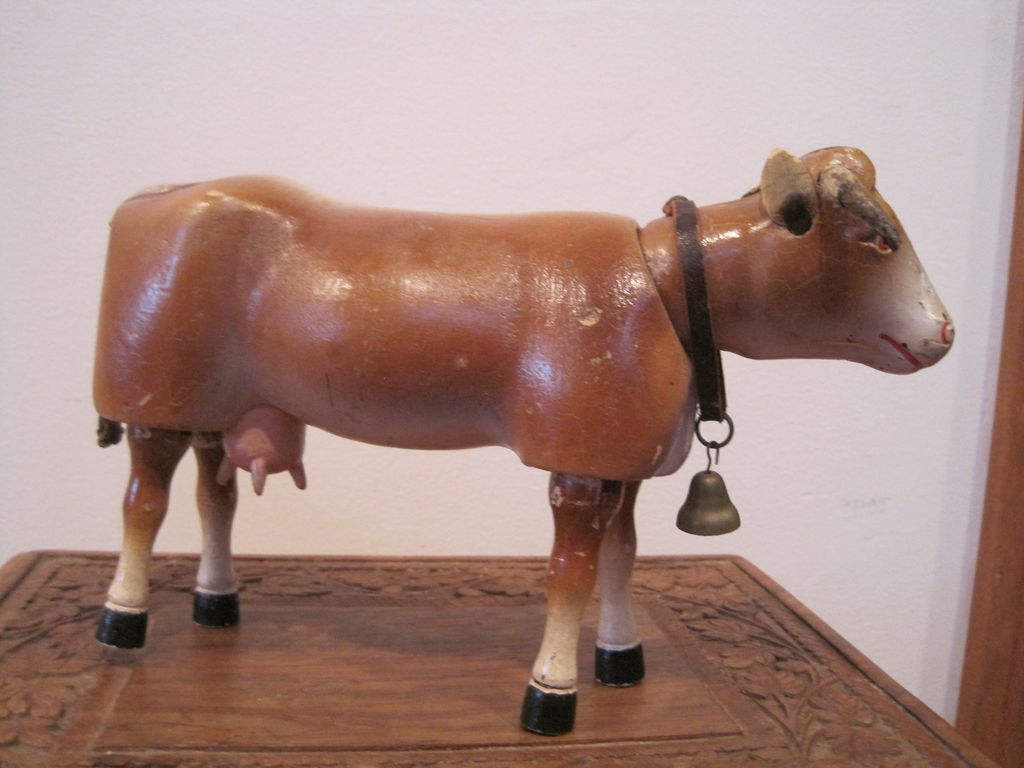 Marvelous Schoenhut PE Cow in Excellent Condition Marvelous Schoenhut PE Cow in Excellent Condition