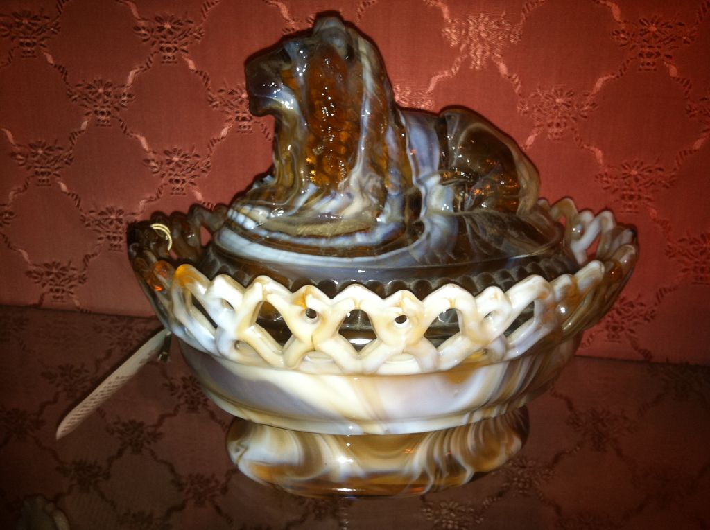 Marked Imperial Caramel Slag Lion Dish with original tag of Yester Years Marked Imperial Caramel Slag Lion Dish with original tag of Yester Years