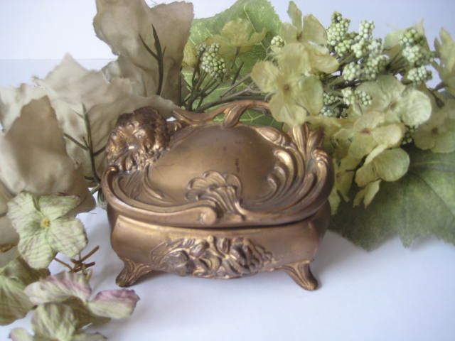 Nouveau Trinket Ring Box Nouveau Trinket Ring Box