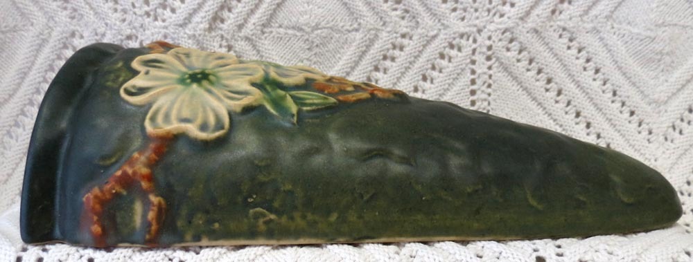 Early Deep Green Roseville Dogwood Wall Pocket Early Deep Green Roseville Dogwood Wall Pocket