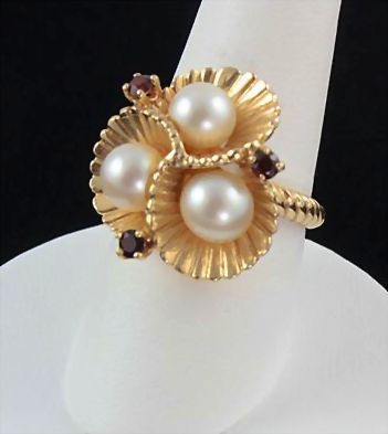 14 kt yellow gold Pearl & Ruby ring 14 kt yellow gold Pearl & Ruby ring