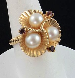 14 kt yellow gold Pearl & Ruby ring 14 kt yellow gold Pearl & Ruby ring