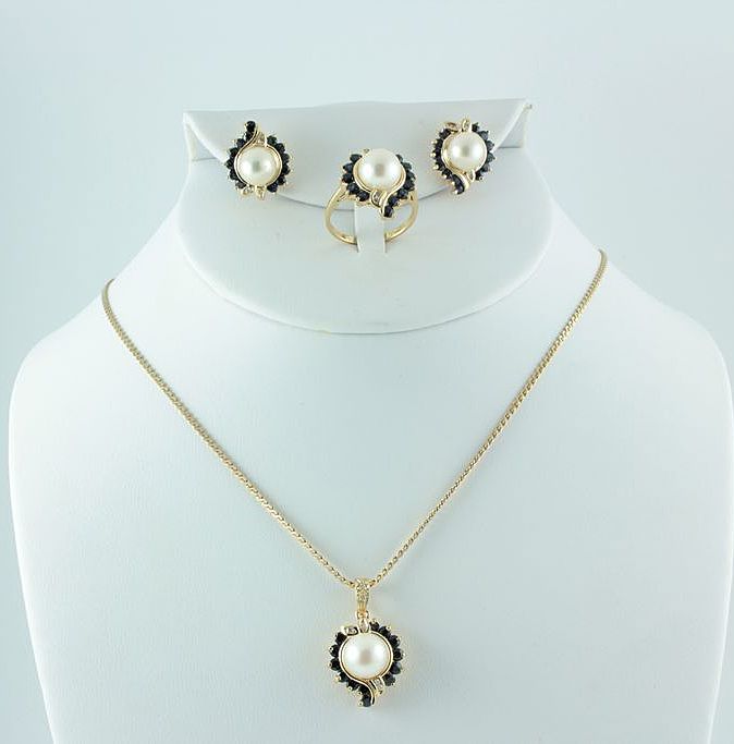 14 kt Gold Sapphires Diamonds Akoya Cultured Pearls 14 kt Gold Sapphires Diamonds Akoya Cultured Pearls