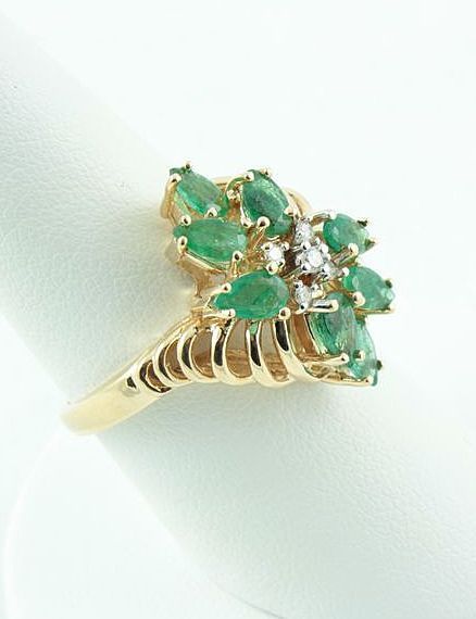 14 kt Yellow gold Emerald & Diamond ensemble with pearls 14 kt Yellow gold Emerald & Diamond ensemble with pearls