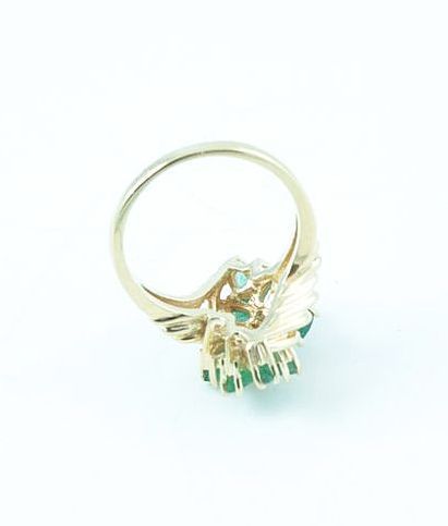 14 kt Yellow gold Emerald & Diamond ensemble with pearls 14 kt Yellow gold Emerald & Diamond ensemble with pearls