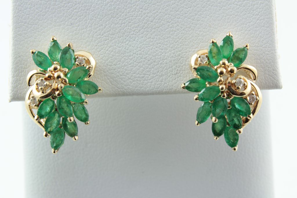 14 kt Yellow gold Emerald & Diamond ensemble with pearls 14 kt Yellow gold Emerald & Diamond ensemble with pearls