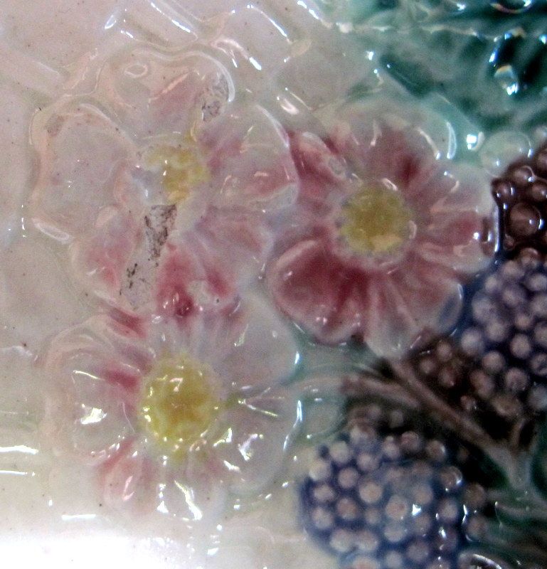 Circa 19th Century Decorative Majolica Plate Blackberry 10 1/4" Diameter Circa 19th Century Decorative Majolica Plate Blackberry 10 1/4" Diameter