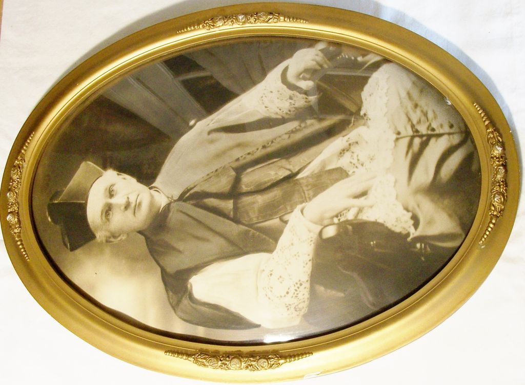 Large Stunning Antique Circa 1910 Gold Gesso Bubble Glass Framed Photograph of a Catholic Cardinal - Powerful Large Stunning Antique Circa 1910 Gold Gesso Bubble Glass Framed Photograph of a Catholic Cardinal - Powerful