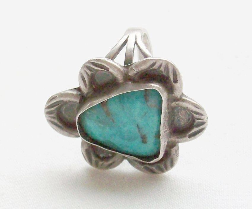 Vintage Southwestern Sterling Natural Turquoise Ring - Size 9 1/2 - Circa 1950 Vintage Southwestern Sterling Natural Turquoise Ring - Size 9 1/2 - Circa 1950