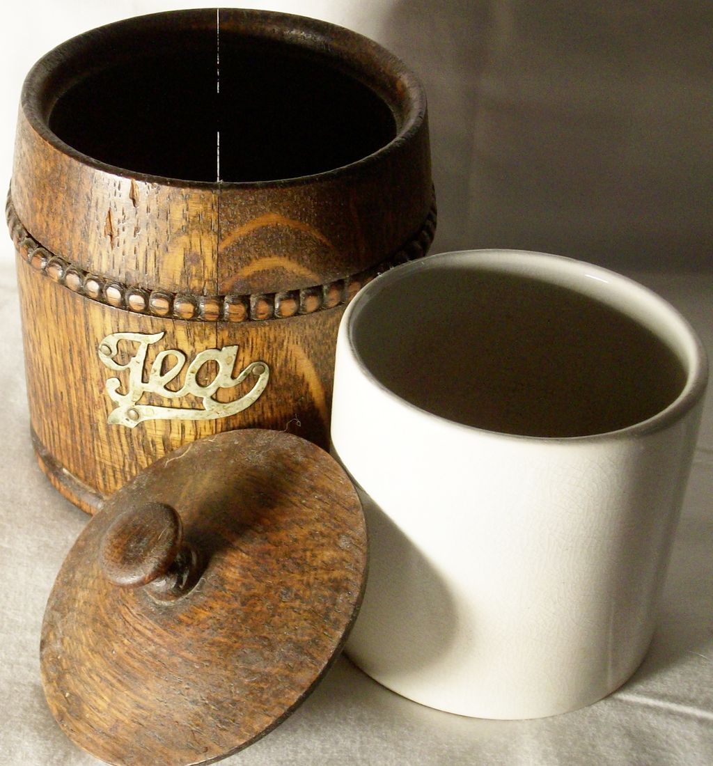 1930 English Beaded Coopered Oak Tea Caddy 1930 English Beaded Coopered Oak Tea Caddy