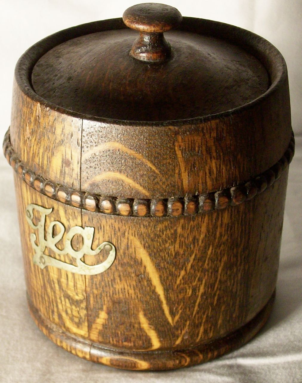 1930 English Beaded Coopered Oak Tea Caddy 1930 English Beaded Coopered Oak Tea Caddy