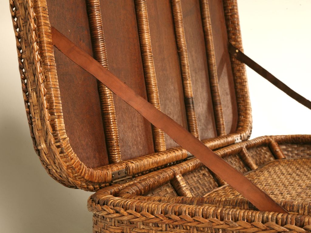 Awesome Tommy Bahama Style Rattan Coffee Table Trunk w/Tray Awesome Tommy Bahama Style Rattan Coffee Table Trunk w/Tray