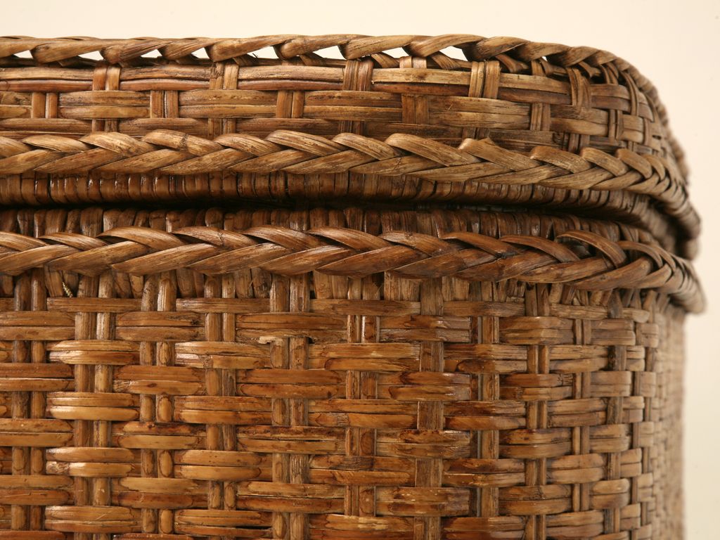 Awesome Tommy Bahama Style Rattan Coffee Table Trunk w/Tray Awesome Tommy Bahama Style Rattan Coffee Table Trunk w/Tray
