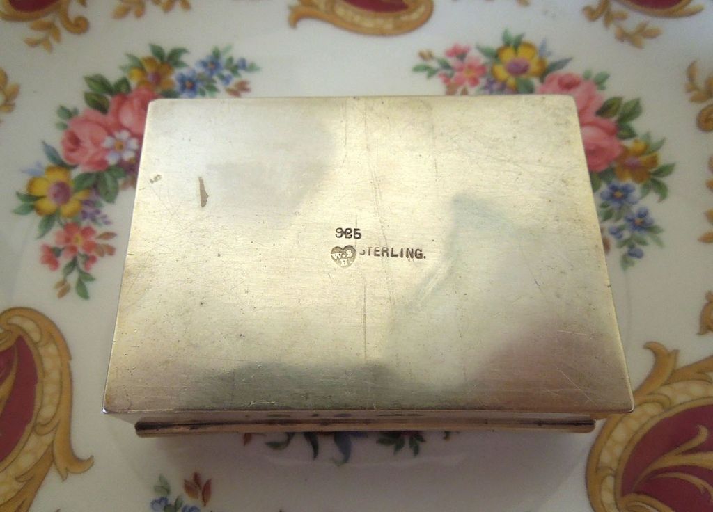 Antique Silver Snuff-Trinket-Pill Box Antique Silver Snuff-Trinket-Pill Box