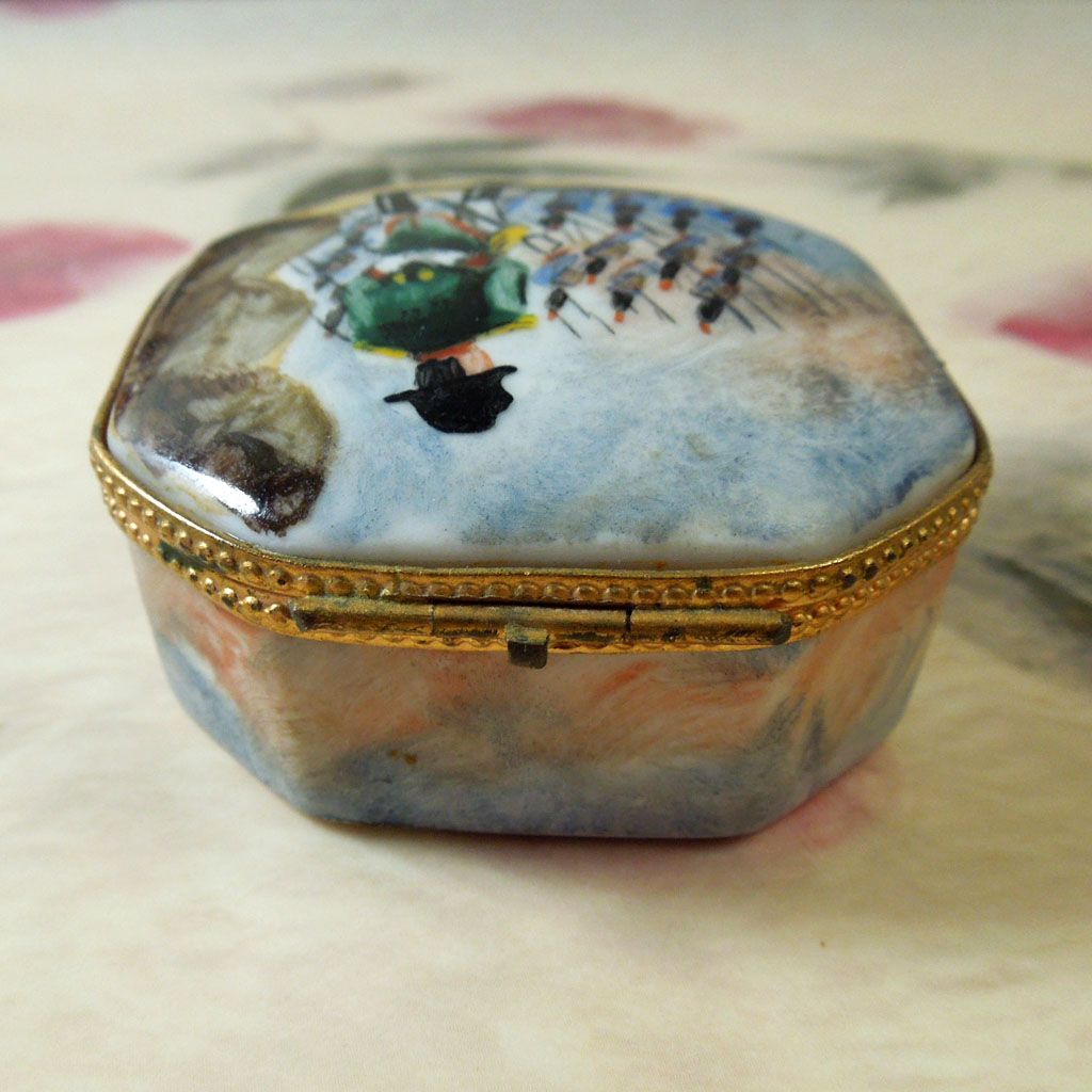 Limoge France Porcelain Hinged Pill Box Limoge France Porcelain Hinged Pill Box