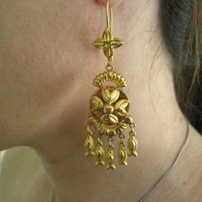 Striking Victorian 22K Yellow Gold Drop Earrings Striking Victorian 22K Yellow Gold Drop Earrings