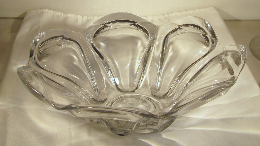 EAPG Pressed Loop Leaf Bowl Sandwich Glass 1850-70 EAPG Pressed Loop Leaf Bowl Sandwich Glass 1850-70
