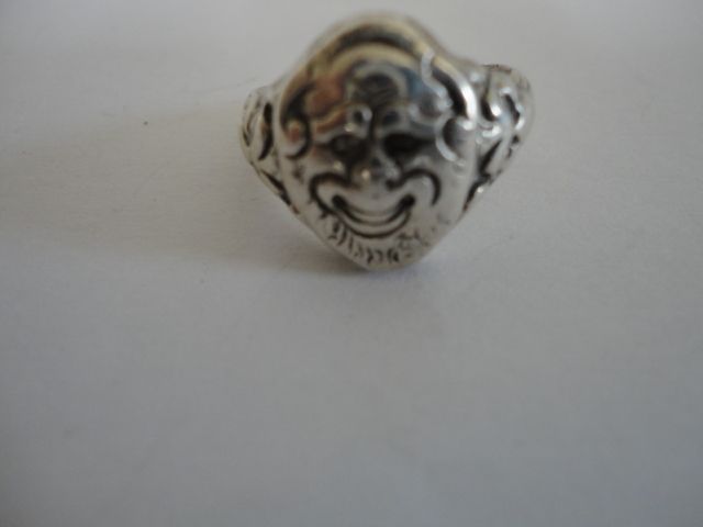 Vintage Silver Grotesque Smiling Face Ring Vintage Silver Grotesque Smiling Face Ring
