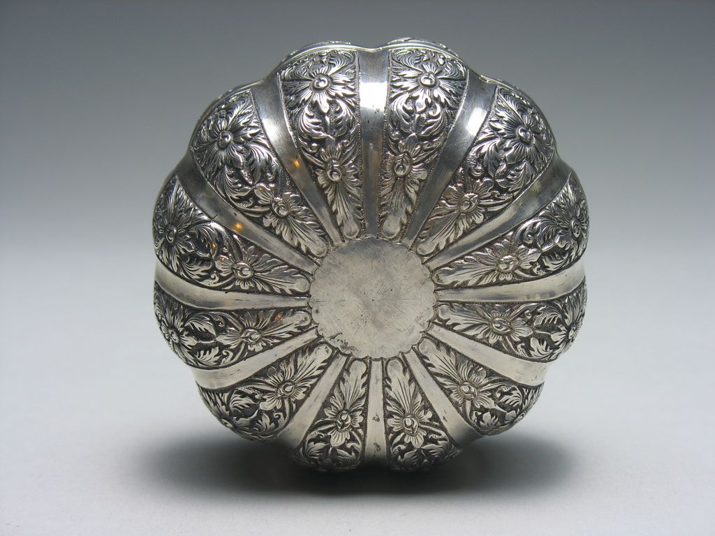 Antique Southeast Asian Silver Betel Nut Repousse Box Antique Southeast Asian Silver Betel Nut Repousse Box