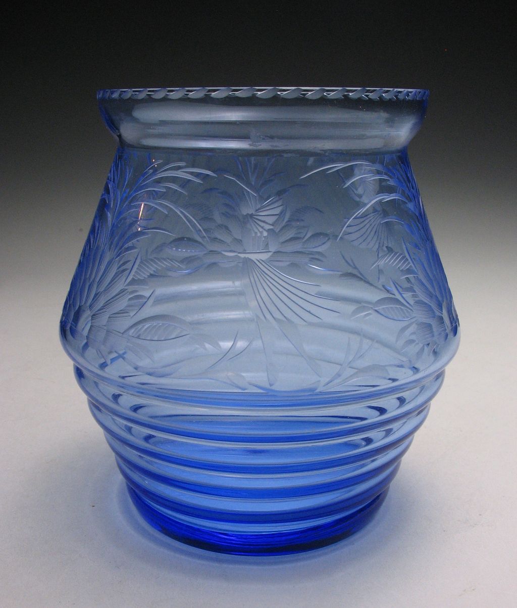 Vintage Art Deco Cut Alexandrite / Neodymium Glass Vase Vintage Art Deco Cut Alexandrite / Neodymium Glass Vase
