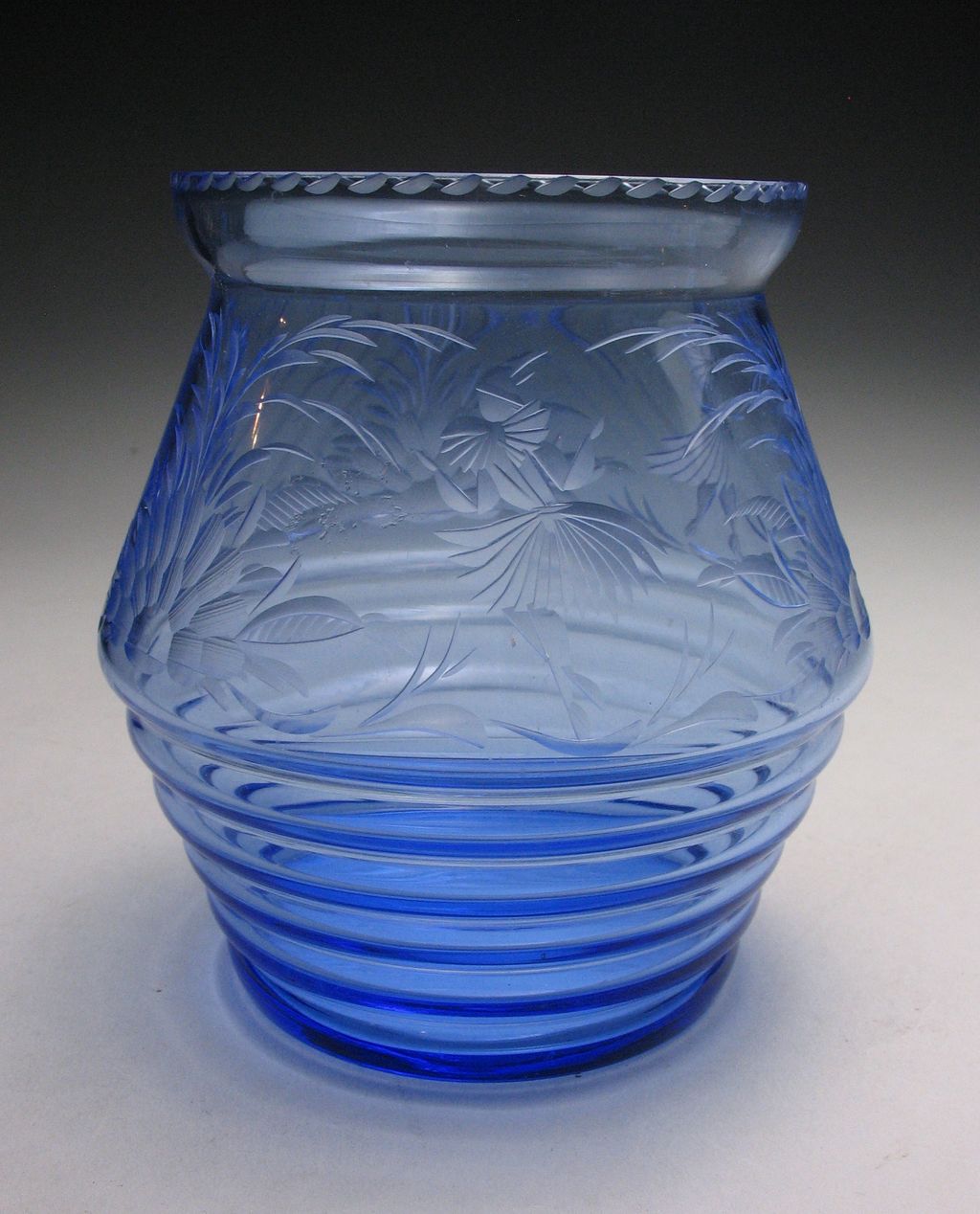 Vintage Art Deco Cut Alexandrite / Neodymium Glass Vase Vintage Art Deco Cut Alexandrite / Neodymium Glass Vase