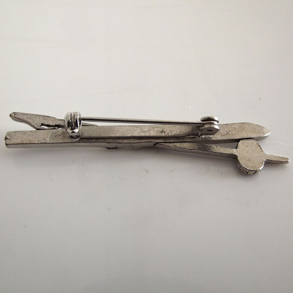 Ski and Pole Pin Silver Tone Metal Ski and Pole Pin Silver Tone Metal