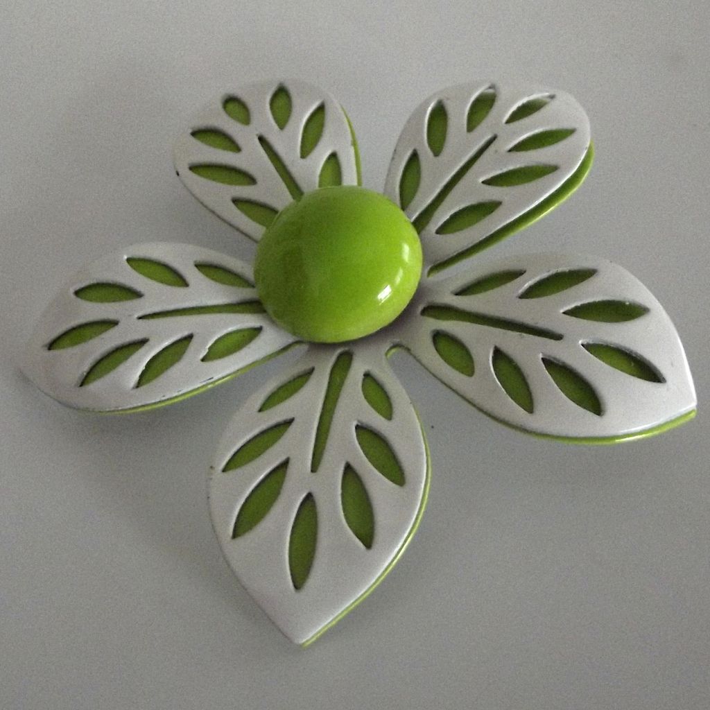Vintage Green and White Metal Flower Pin Vintage Green and White Metal Flower Pin
