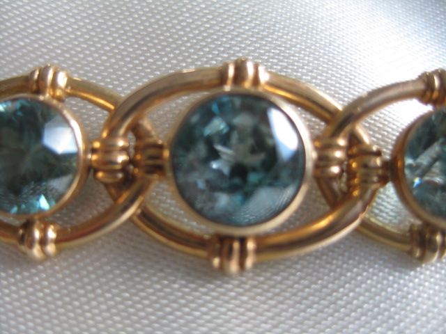 Gorgeous Blue Zircon Brooch Gorgeous Blue Zircon Brooch