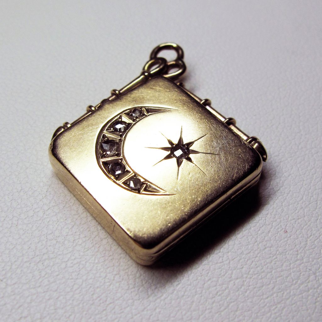 Antique 10 Karat Yellow Gold Victorian Mourning Pendant/Charm Locket with Diamond Antique 10 Karat Yellow Gold Victorian Mourning Pendant/Charm Locket with Diamond