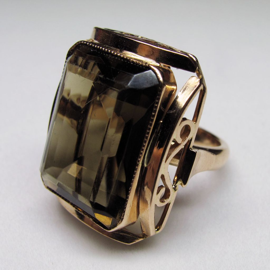 Vintage 14K Rose Gold Retro Ring with Large Smoky Quartz Vintage 14K Rose Gold Retro Ring with Large Smoky Quartz