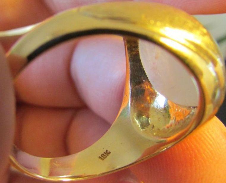 Gorgeous Natural Blue Star Sapphire Ring in 18 Karat Gold Gorgeous Natural Blue Star Sapphire Ring in 18 Karat Gold