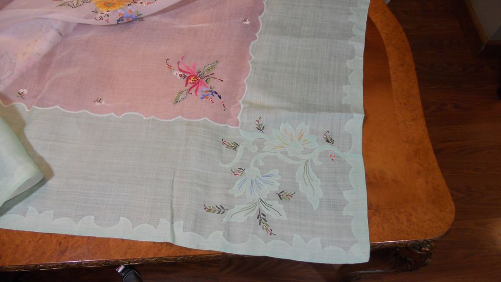 Vintage Chinese Handmade Shear Embroidered & Appliqué Tablecloth 102" w/10 Napkins Vintage Chinese Handmade Shear Embroidered & Appliqué Tablecloth 102" w/10 Napkins