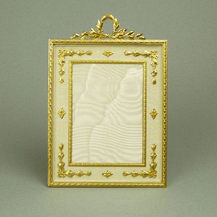 A Pretty French Late 19th Century Gilt Bronze Photo Frame A Pretty French Late 19th Century Gilt Bronze Photo Frame