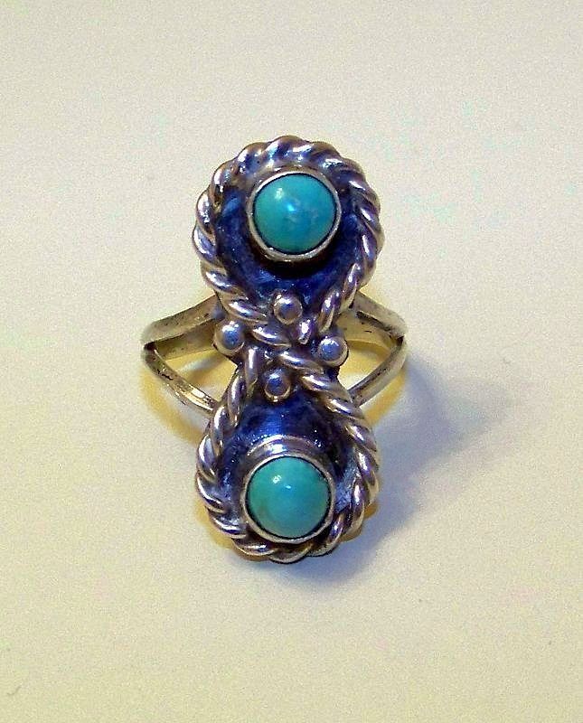 Wonderful Vintage Sterling Silver and Natural Turquoise Ladies Ring Size 5 3/4 Wonderful Vintage Sterling Silver and Natural Turquoise Ladies Ring Size 5 3/4