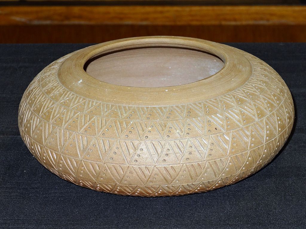 Robert "Big Elk" Signed Pottery Bowl Robert "Big Elk" Signed Pottery Bowl