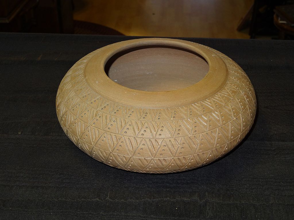 Robert "Big Elk" Signed Pottery Bowl Robert "Big Elk" Signed Pottery Bowl