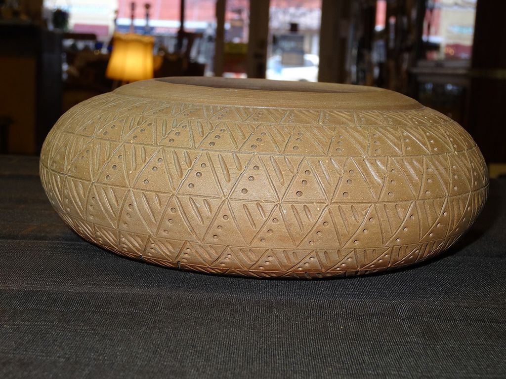 Robert "Big Elk" Signed Pottery Bowl Robert "Big Elk" Signed Pottery Bowl