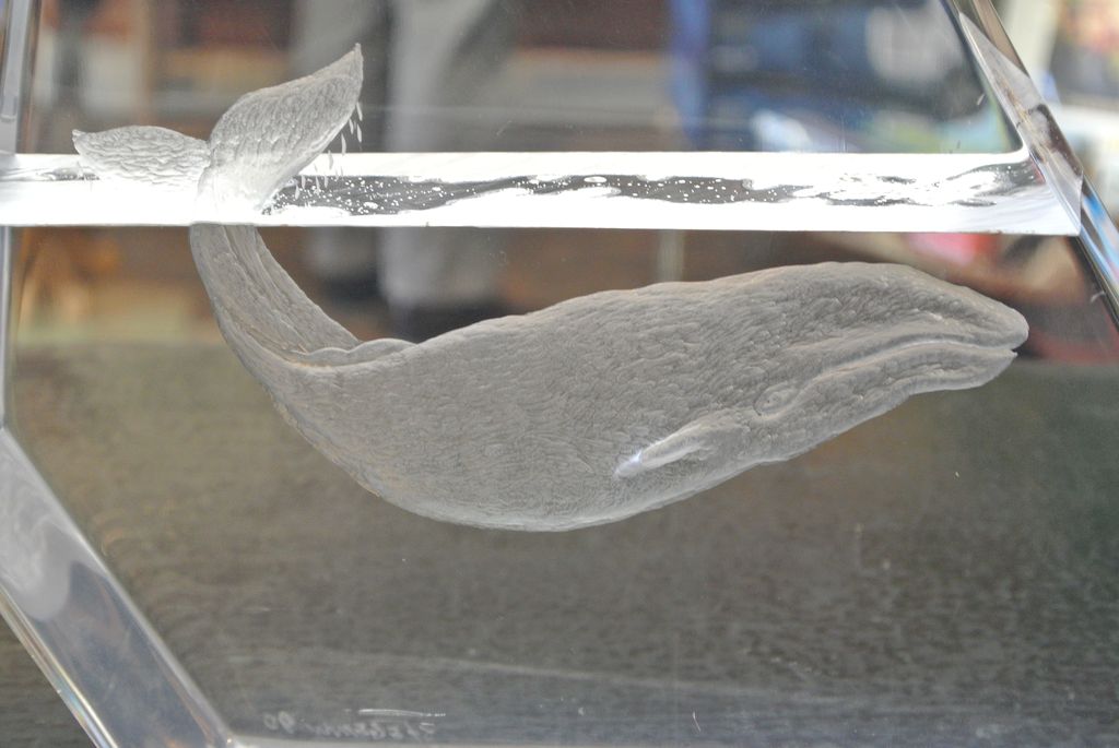 Beautiful Acrylic Whale Engraved Sculpture by Stegeman, very clean Beautiful Acrylic Whale Engraved Sculpture by Stegeman, very clean