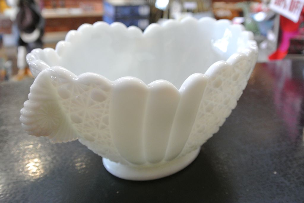 Vintage White Milk Glass Fruit Bowl Vintage White Milk Glass Fruit Bowl