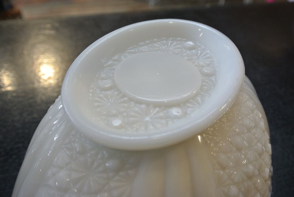 Vintage White Milk Glass Fruit Bowl Vintage White Milk Glass Fruit Bowl